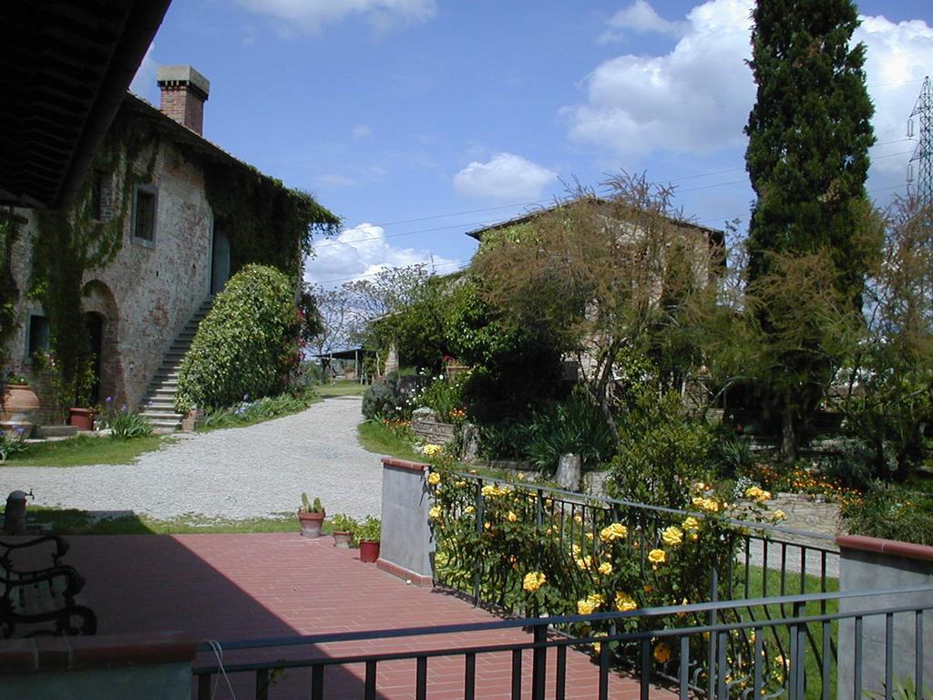 Agriturismo Poggio Ai Grilli กัมบาสซี แตร์เม ภายนอก รูปภาพ