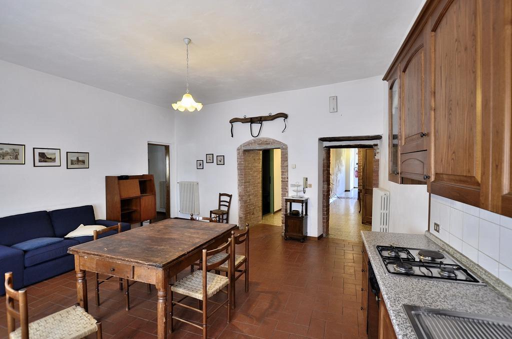 Agriturismo Poggio Ai Grilli กัมบาสซี แตร์เม ห้อง รูปภาพ